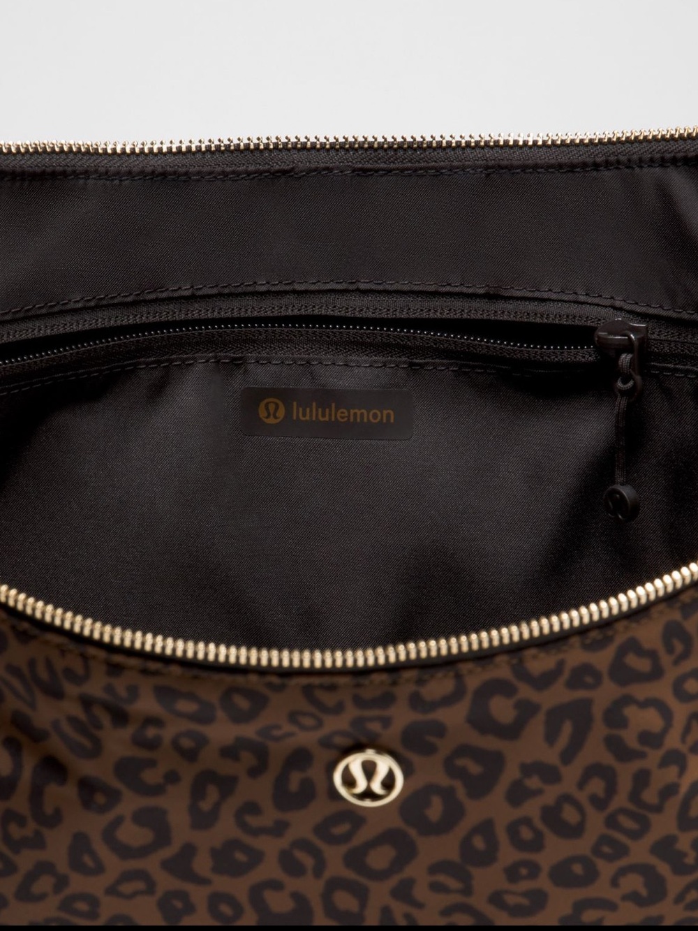 NWT Lululemon Large Slouchy Sling Bag 13L Leopard Desert Khaki Multi - Picture 3 of 8
